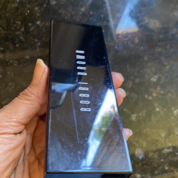 5 shadow pallete by Bobbi brown lightly used - Picture 4 of 5